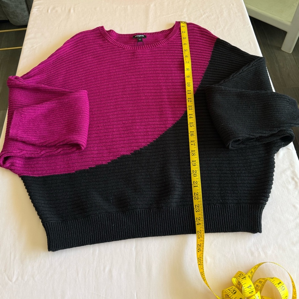 Colorblock Sweater - Pink and Black - Picture 7 of 7